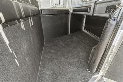 2025 4 Star Trailers 3-Horse w/13'8 " LQ, Slide & Generator   - Photo 18 - Olympia, WA 98501