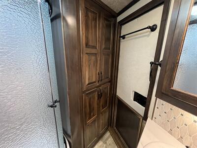 2025 4 Star Trailers Living Quarters 3H LQ   - Photo 22 - Olympia, WA 98501