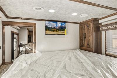 2025 4 Star Trailers 3-Horse w/13'8 " LQ, Slide & Generator   - Photo 11 - Olympia, WA 98501