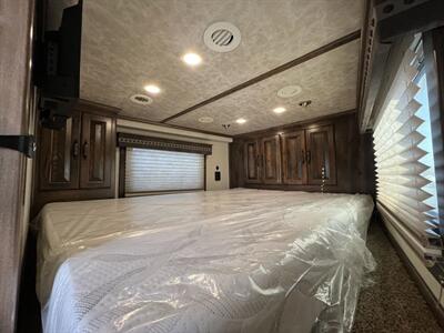 2025 4 Star Trailers Living Quarters 3H LQ   - Photo 18 - Olympia, WA 98501