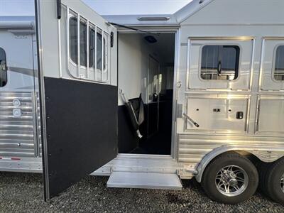 2025 4 Star Trailers Living Quarters 3H LQ   - Photo 14 - Olympia, WA 98501