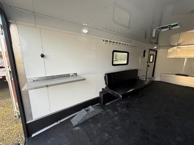 2025 LOGAN COACH TORQUE 20' TOY HAULER   - Photo 11 - Olympia, WA 98501