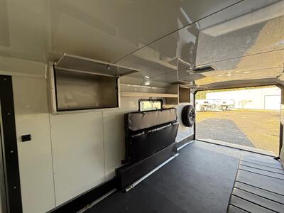 2025 LOGAN COACH TORQUE 20' TOY HAULER   - Photo 10 - Olympia, WA 98501