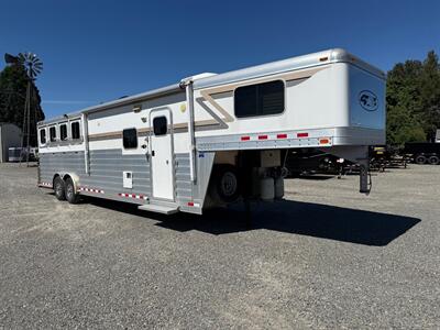 2011 4-Star Trailers Outlaw Living Quarters w/Generator   - Photo 1 - Olympia, WA 98501