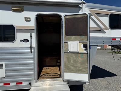 2011 4-Star Trailers Outlaw Living Quarters w/Generator   - Photo 2 - Olympia, WA 98501