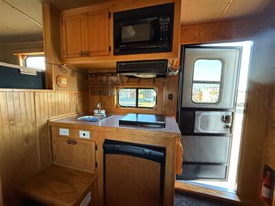 2006 Titan 4 Horse LQ   - Photo 4 - Olympia, WA 98501