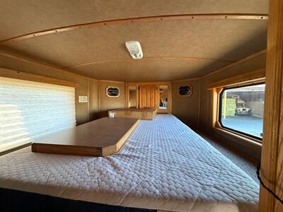 2006 Titan 4 Horse LQ   - Photo 3 - Olympia, WA 98501