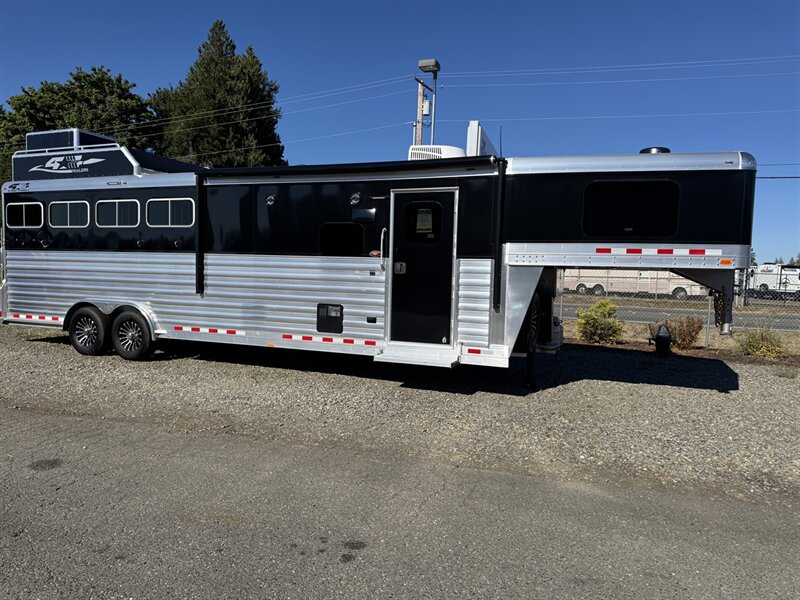 2026 4 Star Trailers 4 Horse w/10'8 Outback Conversion Living Quarters  