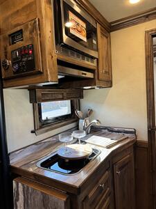 2026 4 Star Trailers 4 Horse w/10'8 Outback Conversion Living Quarters   - Photo 9 - Olympia, WA 98501