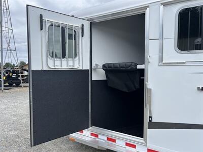 2026 4 Star Trailers 3-Horse Bumper Pull 6'10 " wide w/Spread Axle   - Photo 8 - Olympia, WA 98501