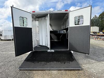 2027 4 Star Trailers 4-Horse Deluxe Bumper Pull 8' Wide   - Photo 10 - Olympia, WA 98501