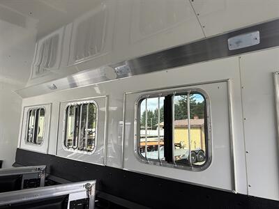 2027 4 Star Trailers 4-Horse Deluxe Bumper Pull 8' Wide   - Photo 12 - Olympia, WA 98501