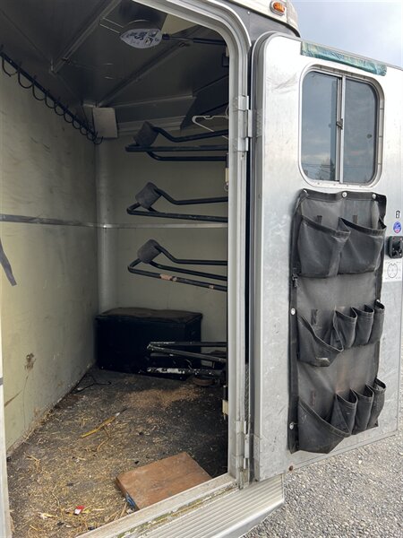 2008 Logan Coach Aluminum 3-Horse Trailer  