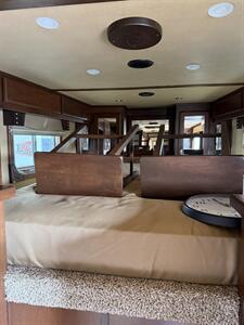 2016 Featherlite Legend Edition 4-Horse w/Living Quarters & Slide   - Photo 9 - Olympia, WA 98501