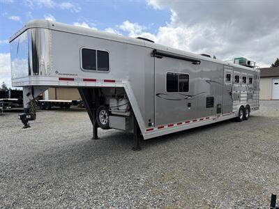2016 Featherlite Legend Edition 4-Horse w/Living Quarters & Slide   - Photo 1 - Olympia, WA 98501