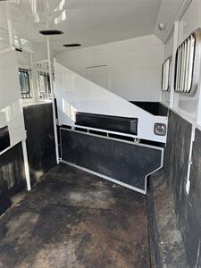 2013 Trails West Specialite 4-Horse w/Living Quarters   - Photo 8 - Olympia, WA 98501