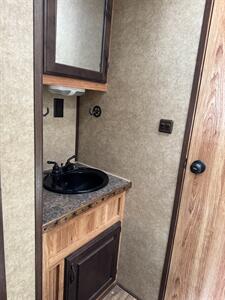 2013 Trails West Specialite 4-Horse w/Living Quarters   - Photo 10 - Olympia, WA 98501