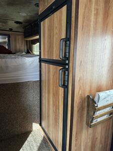 2013 Trails West Specialite 4-Horse w/Living Quarters   - Photo 16 - Olympia, WA 98501