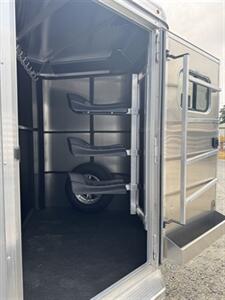 2025 Logan Coach Bullseye BP 3H Horse Trailer   - Photo 3 - Olympia, WA 98501