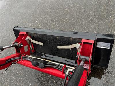 2018 MASSEY FERGUSON 1739E COMPACT TRACTOR  LOADER   - Photo 6 - Olympia, WA 98501