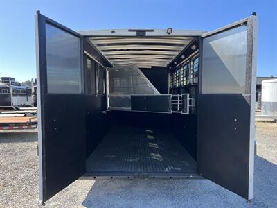 2025 Logan Coach Bullseye GN 4H Horse Trailer   - Photo 5 - Olympia, WA 98501