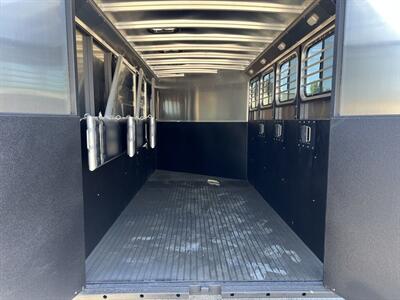 2025 Logan Coach Bullseye GN 4H Horse Trailer   - Photo 6 - Olympia, WA 98501