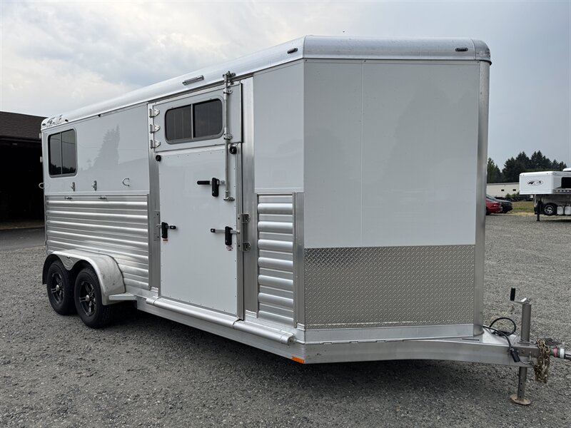 2026 4 Star Trailers Warmblood 2-Horse Straight Load 7 1/2' Tall  