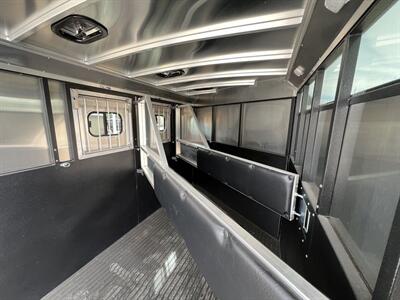 2025 Logan Coach Crossfire BP 3H Horse Trailer   - Photo 8 - Olympia, WA 98501