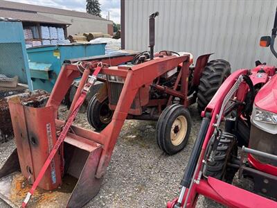 1960 International Harvester 444 Tractor   - Photo 1 - Olympia, WA 98501
