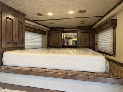 2027 4-Star Trailers 4-Horse w/10'8 " Living Quarters - Photo 4 - Olympia, WA 98501