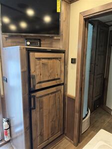 2027 4-Star Trailers 4-Horse w/10'8 " Living Quarters - Photo 7 - Olympia, WA 98501