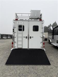2027 4-Star Trailers 4-Horse w/10'8 " Living Quarters - Photo 12 - Olympia, WA 98501