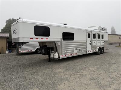 2027 4-Star Trailers 4-Horse w/10'8 " Living Quarters - Photo 1 - Olympia, WA 98501