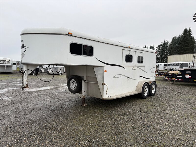 2002 Logan Coach 2 Horse Gooseneck  