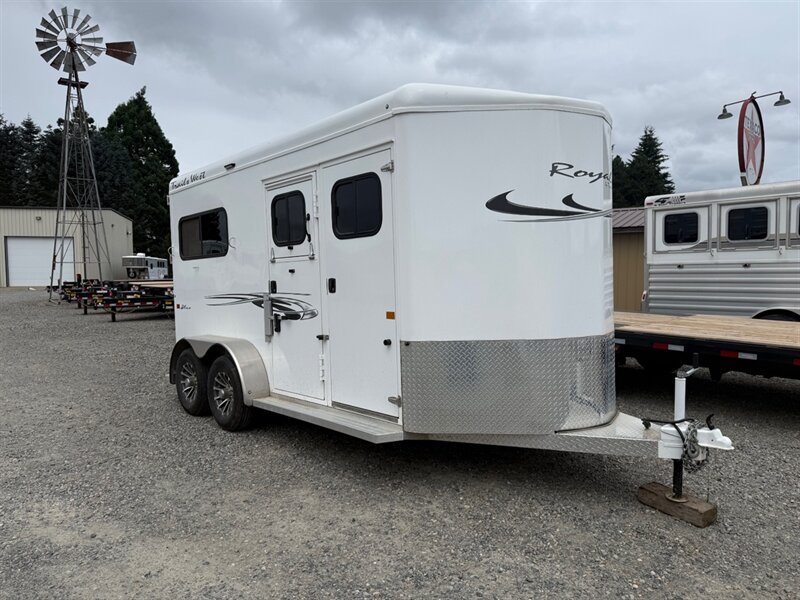 2025 Trails West Trailers Royale 2 horse Straight Load  