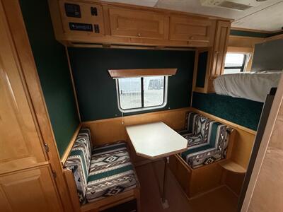 2005 Classic Trailers 3 Horse W/ 10' LQ - Photo 3 - Olympia, WA 98501
