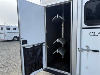 2005 Classic Trailers 3 Horse W/ 10' LQ - Photo 12 - Olympia, WA 98501