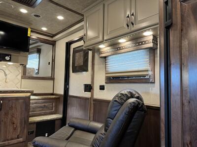 2025 4 Star Trailers Living Quarters 3H LQ   - Photo 20 - Olympia, WA 98501