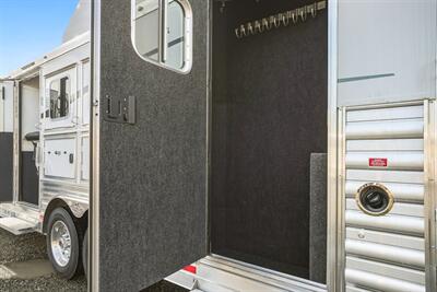 2025 4 Star Trailers Living Quarters 3H LQ w/15'9 " LQ   - Photo 21 - Olympia, WA 98501