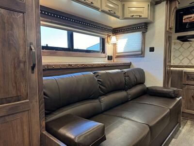 2025 4 Star Trailers Living Quarters 3H LQ   - Photo 18 - Olympia, WA 98501