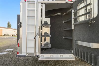 2025 4 Star Trailers Living Quarters 3H LQ w/15'9 " LQ   - Photo 20 - Olympia, WA 98501
