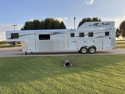 2025 4 Star Trailers Living Quarters 3H LQ   - Photo 3 - Olympia, WA 98501