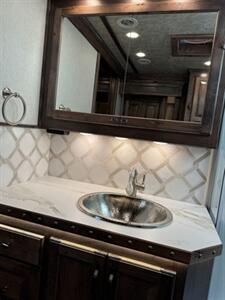 2025 4 Star Trailers Living Quarters 3H LQ   - Photo 12 - Olympia, WA 98501