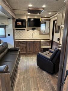 2025 4 Star Trailers Living Quarters 3H LQ   - Photo 7 - Olympia, WA 98501