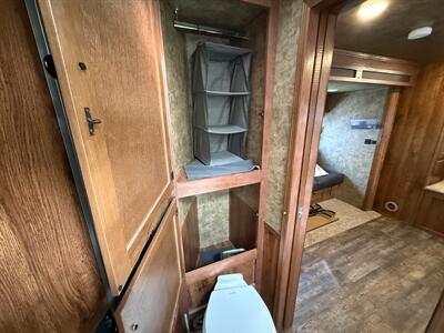 2017 Lakota Trailers Charger 8311 3 Horse LQ - Photo 10 - Olympia, WA 98501
