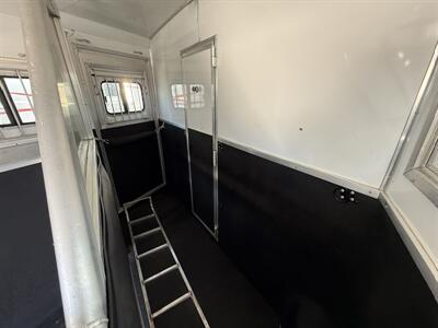 2017 Lakota Trailers Charger 8311 3 Horse LQ - Photo 17 - Olympia, WA 98501