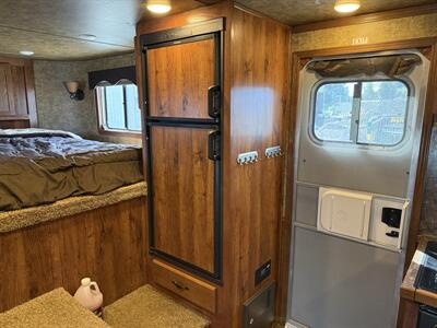 2017 Lakota Trailers Charger 8311 3 Horse LQ - Photo 4 - Olympia, WA 98501