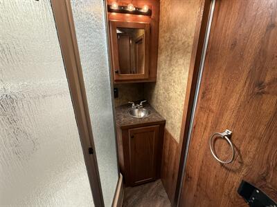 2017 Lakota Trailers Charger 8311 3 Horse LQ - Photo 11 - Olympia, WA 98501