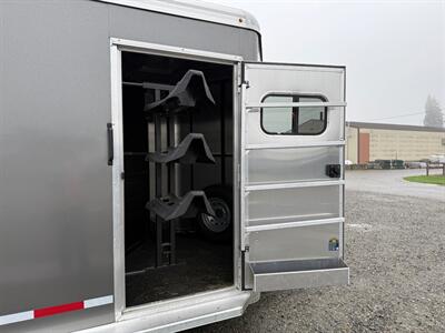 2022 Logan Coach Trailers Riot 3 Horse Bumper Pull - Photo 2 - Olympia, WA 98501