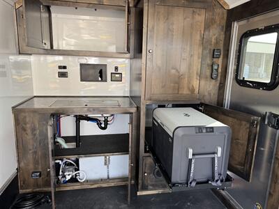 2026 Logan Coach Base Camp 17' Camp Trailer   - Photo 14 - Olympia, WA 98501
